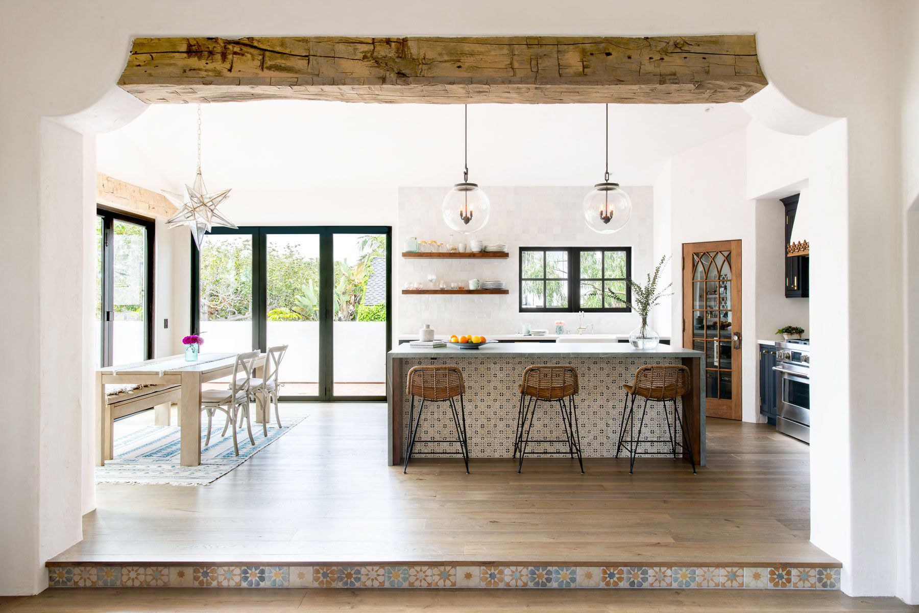 open-floor-plan-design-dinning-room